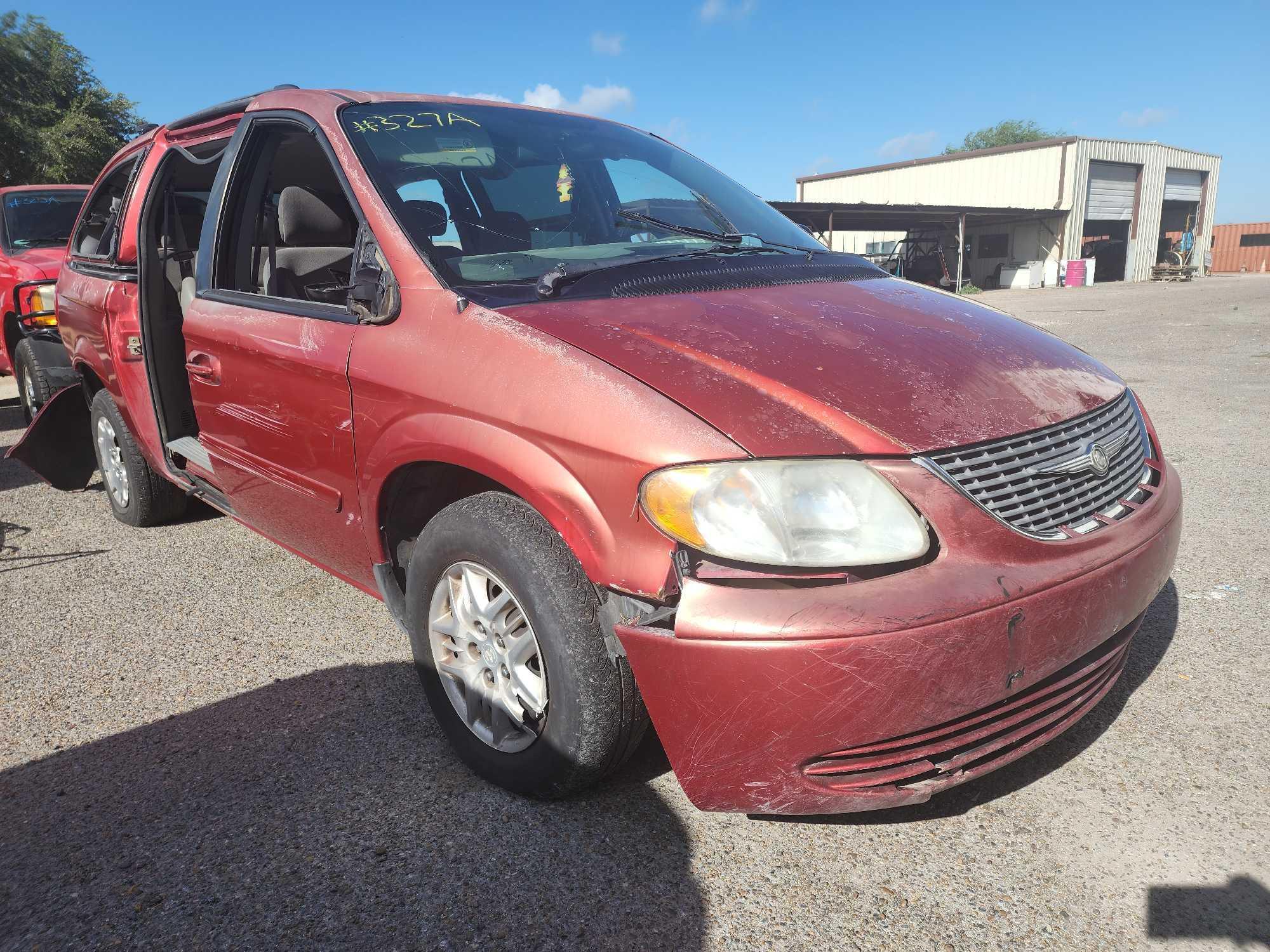 2004 Chrysler Town & Country Van, VIN # 2C4GP44R04R593784