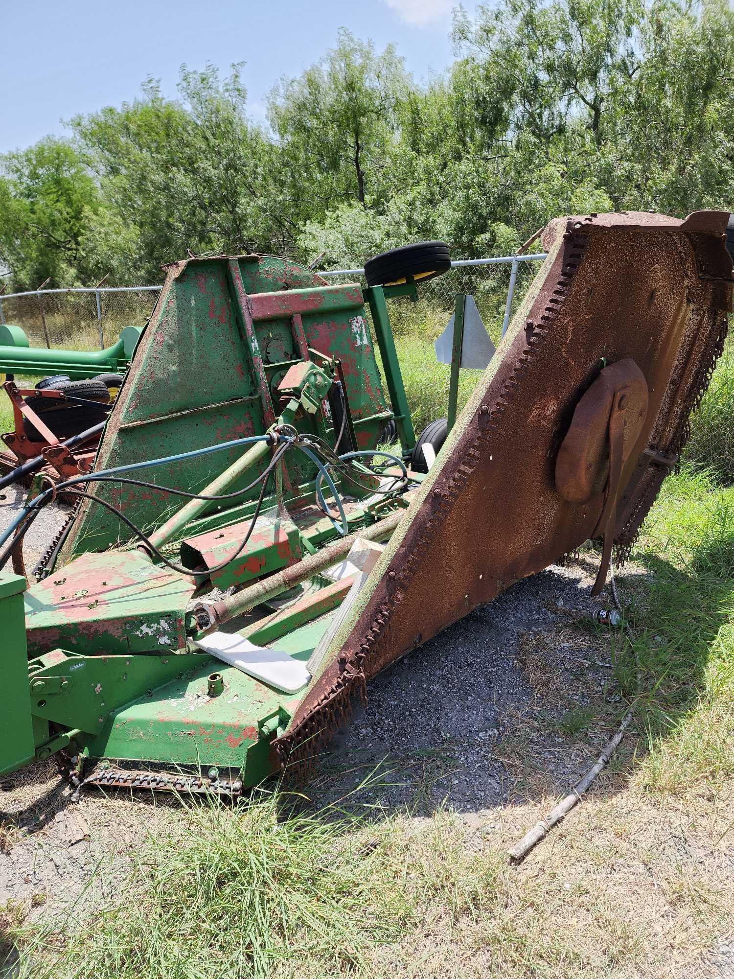 1995 JOHN DEERE 6300 TRACTOR W/RHINO SHREDDER