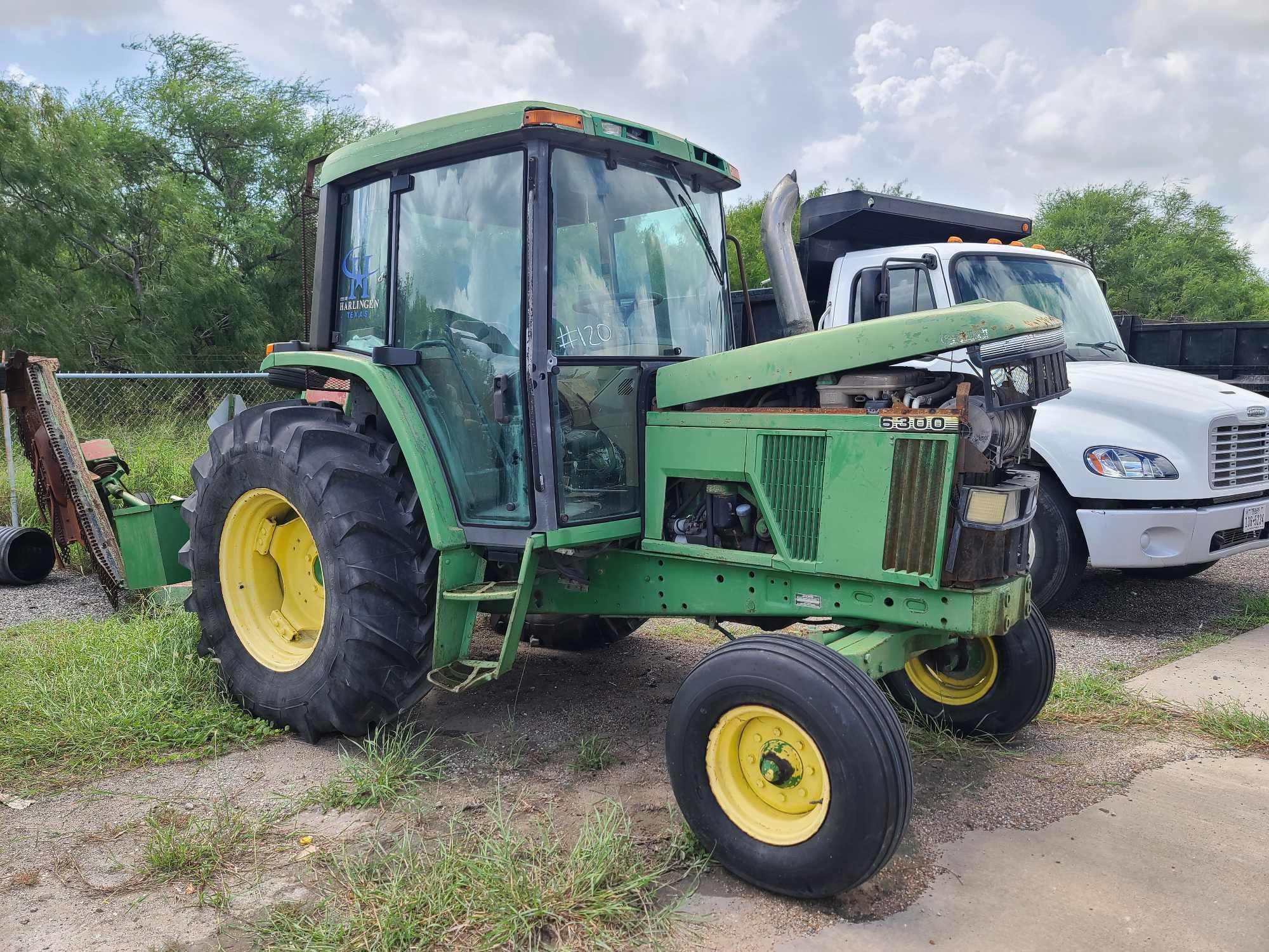 1995 JOHN DEERE 6300 TRACTOR W/RHINO SHREDDER