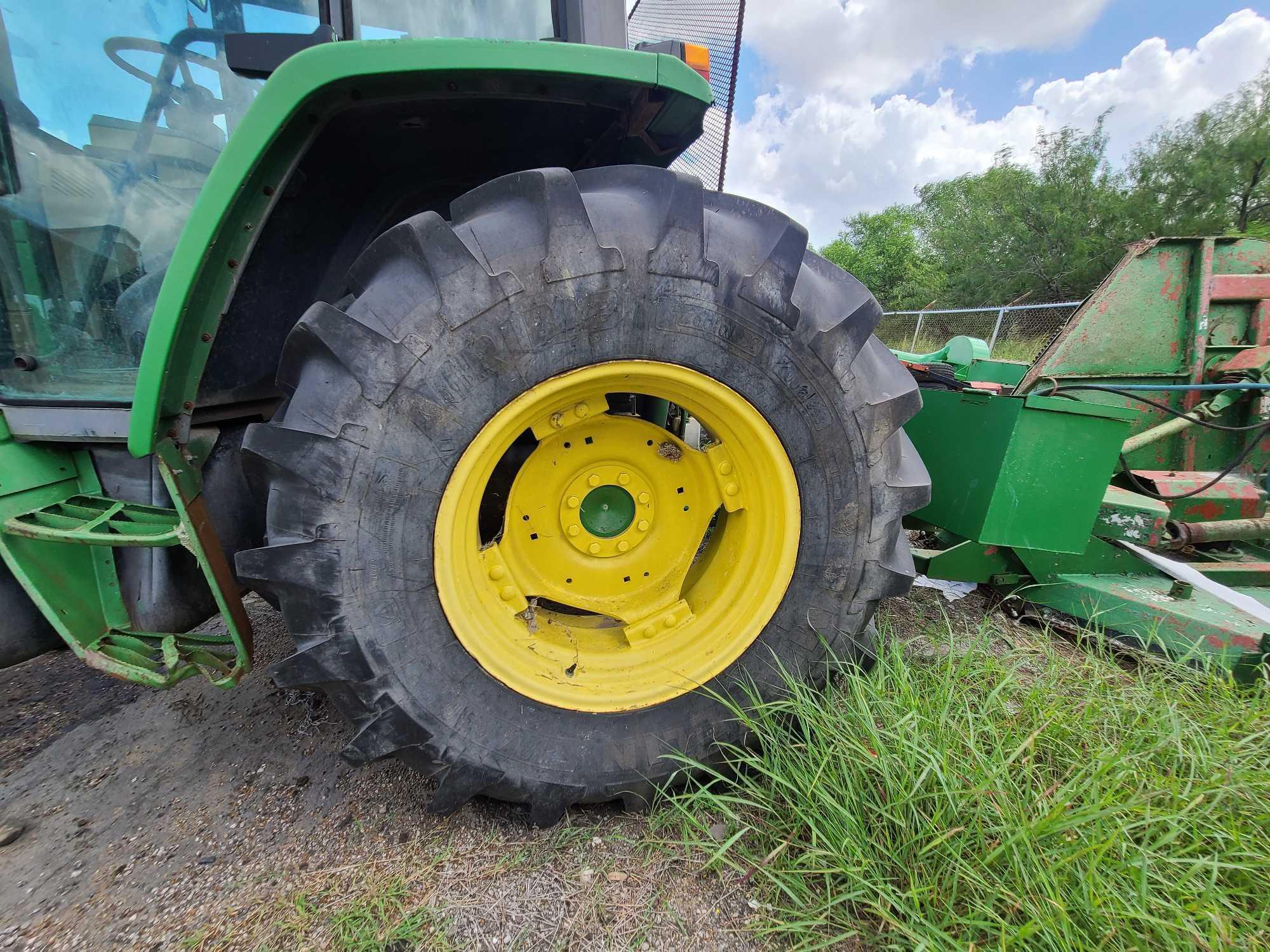 1995 JOHN DEERE 6300 TRACTOR W/RHINO SHREDDER