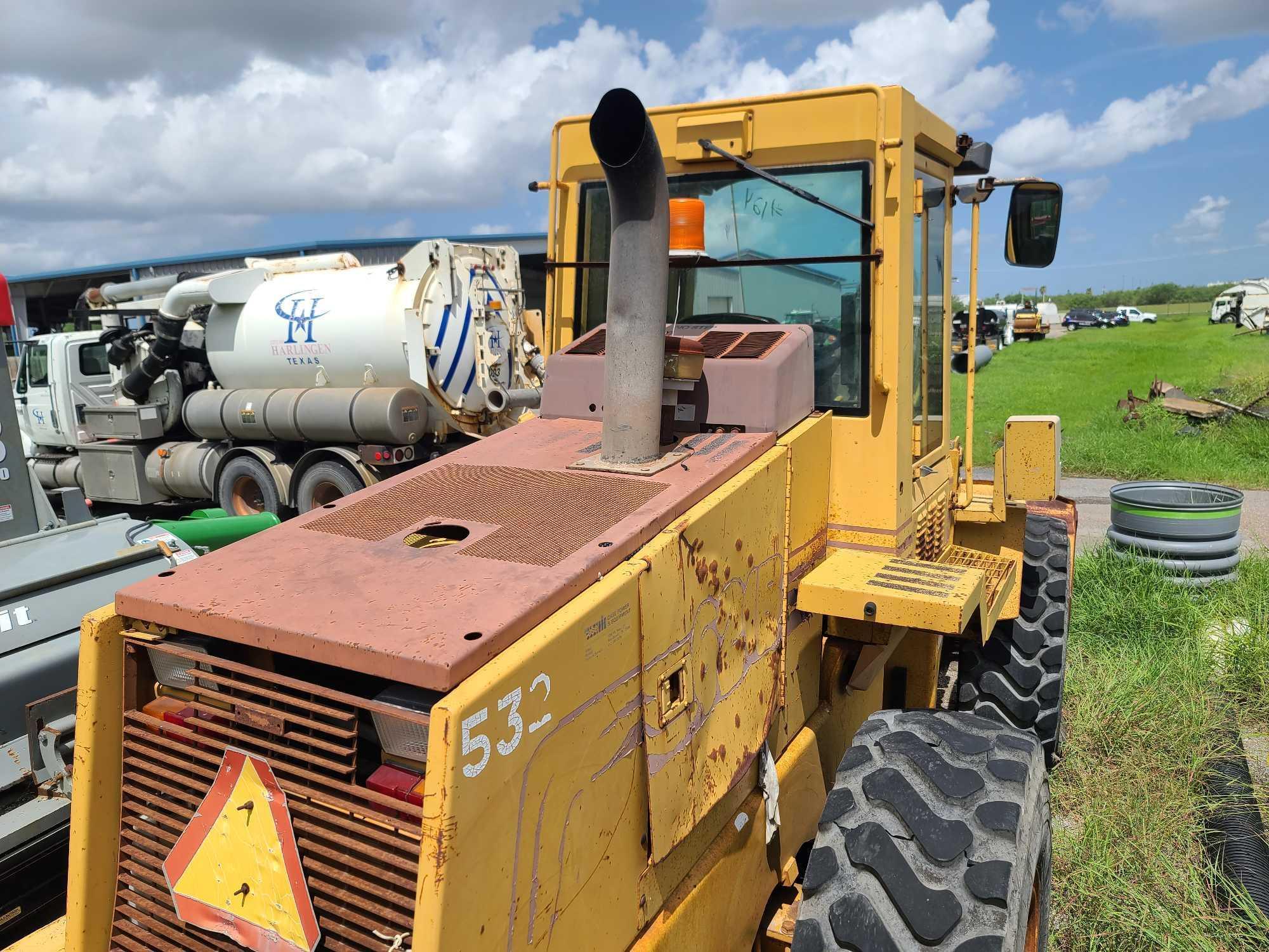 1995 CASE 621B FRONT END LOADER (SM)