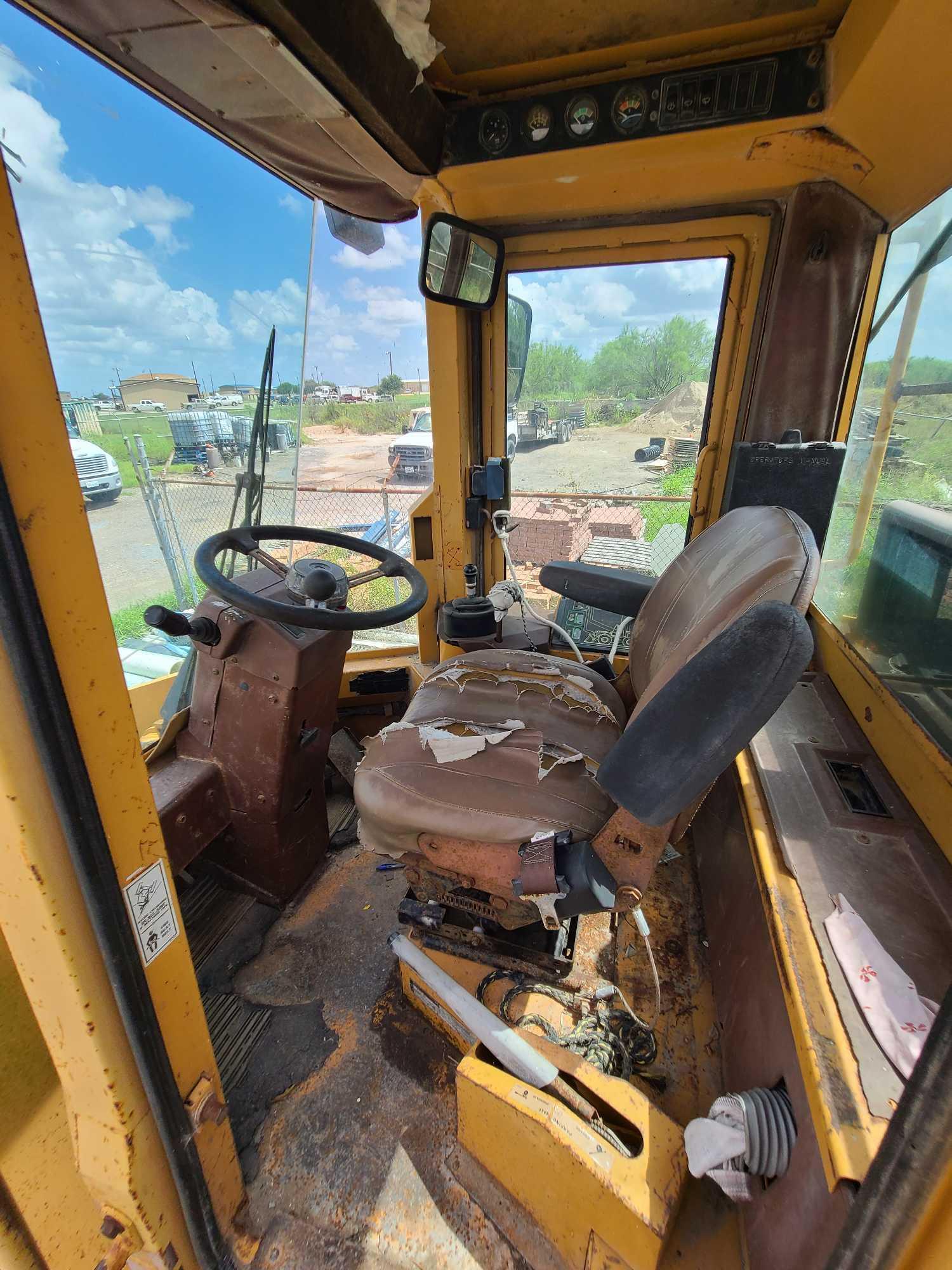 1995 CASE 621B FRONT END LOADER (SM)