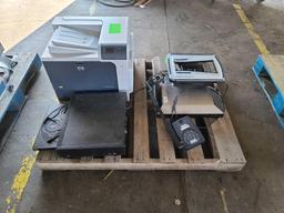 HP Color LaserJet CP4525, Avervision 300AF+ Overhead Projector, HP Monitor, Sony Compact Disc Player