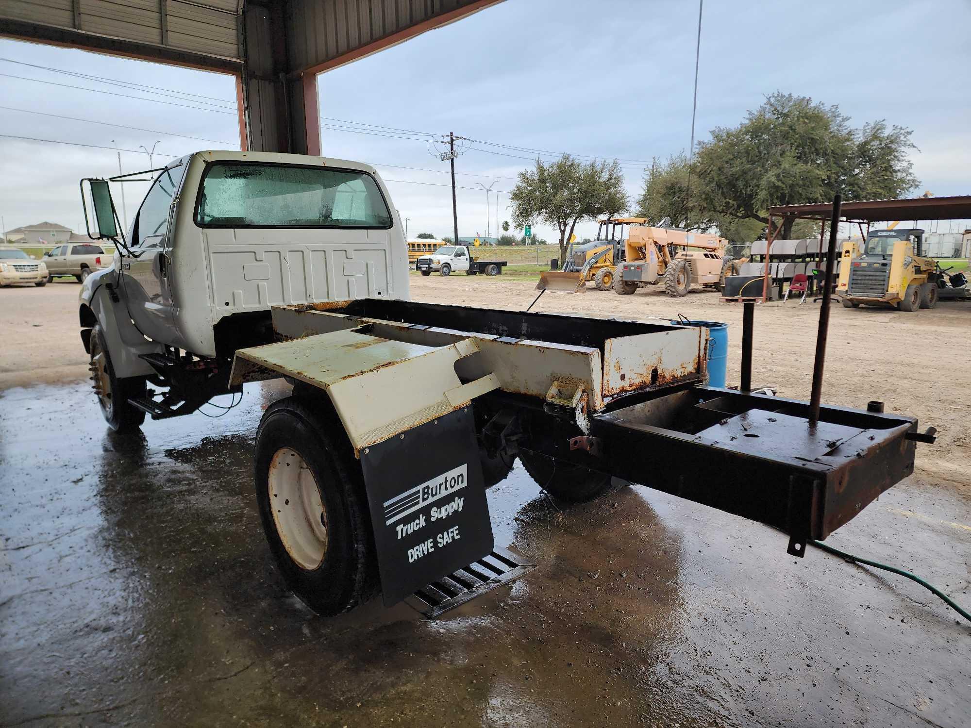 2000 Ford F-750 Truck, VIN # 3FDPF7567YMA37537