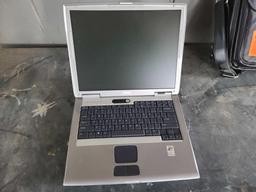 Dell Latitude D505 Laptop w/Dell Computer Bag