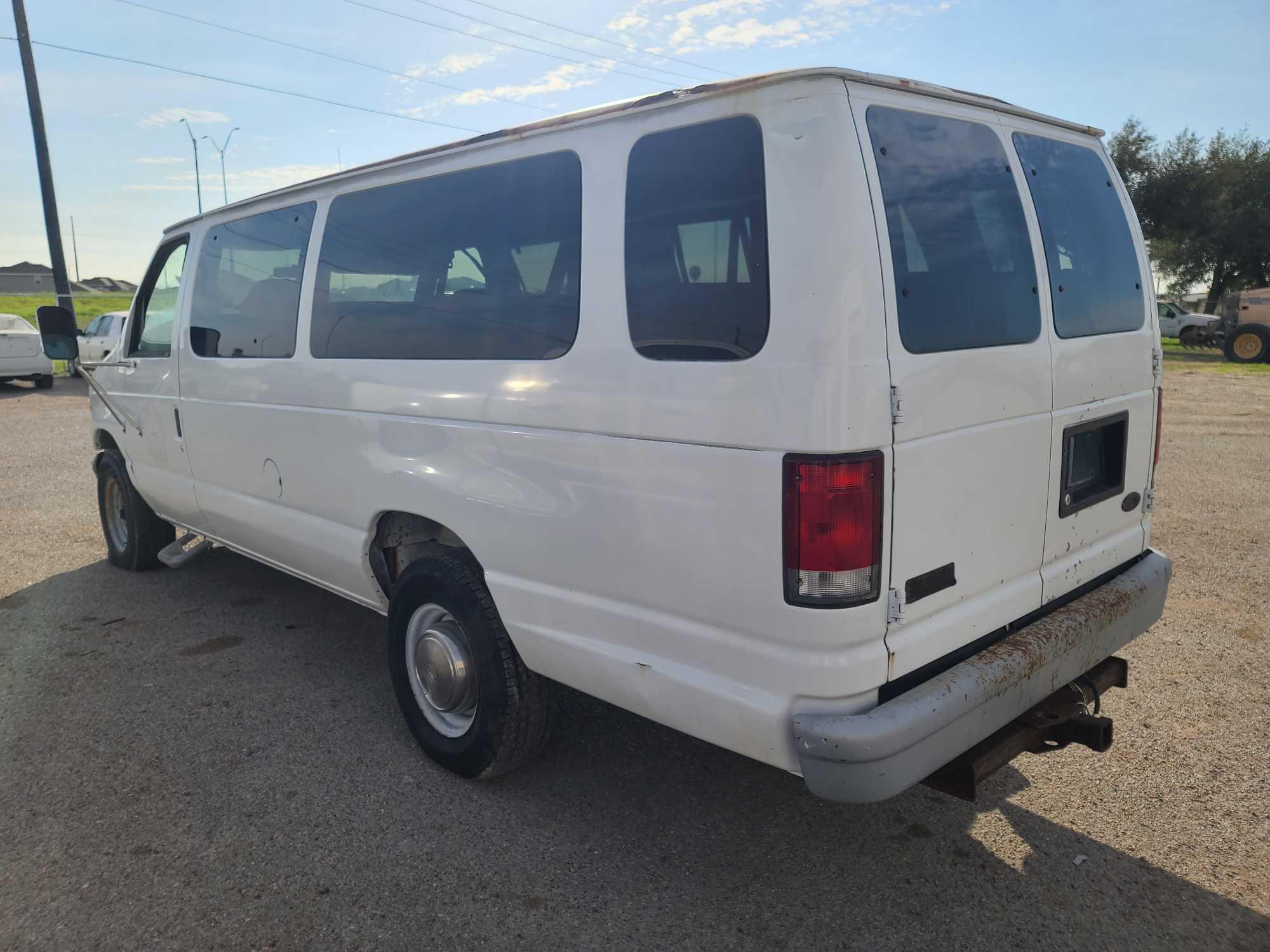 2000 Ford Econoline Wagon Van, VIN # 1FBSS31L1YHA14729