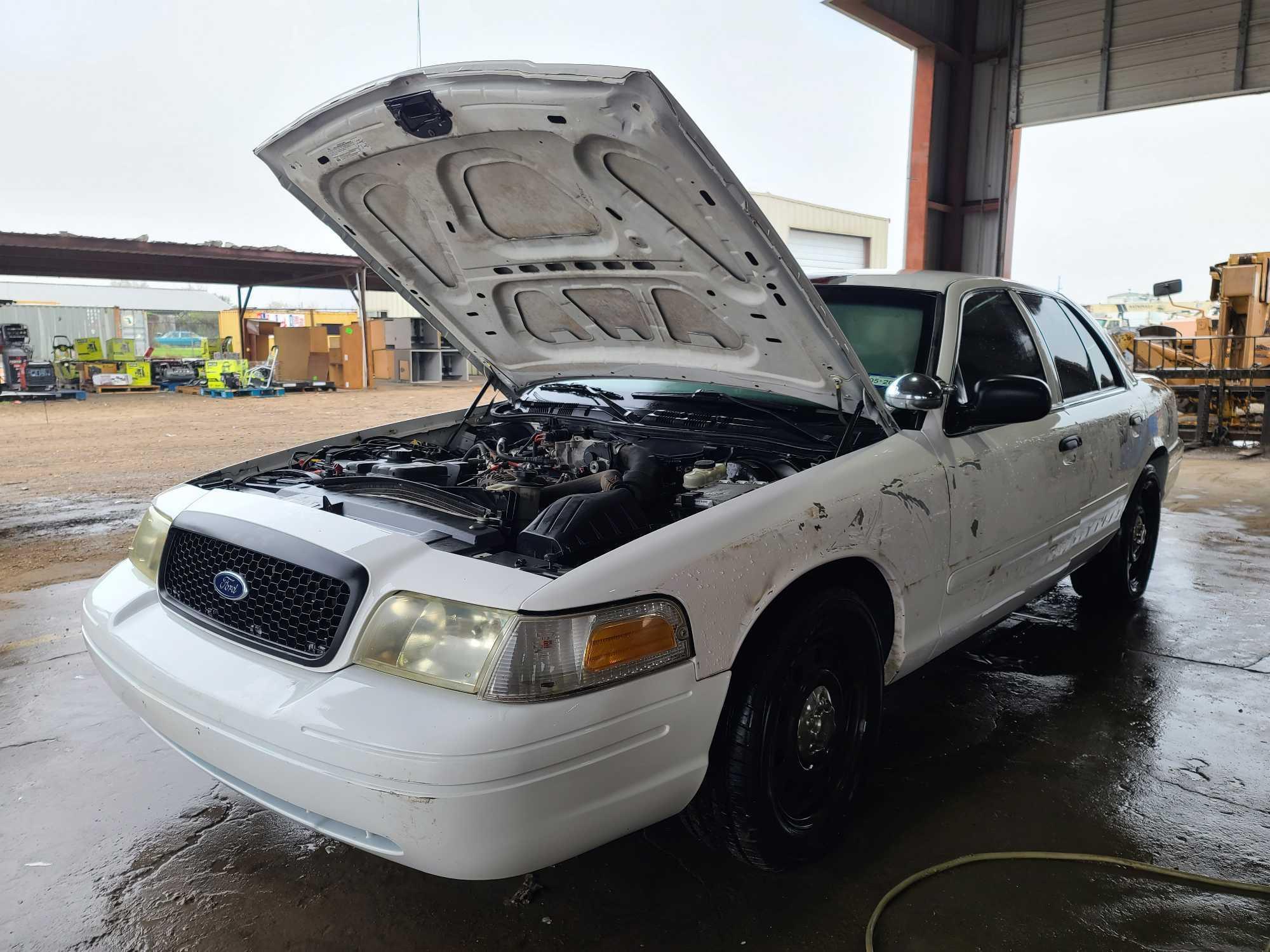 2006 Ford Crown Victoria Passenger Car, VIN # 2FAFP71W06X145055