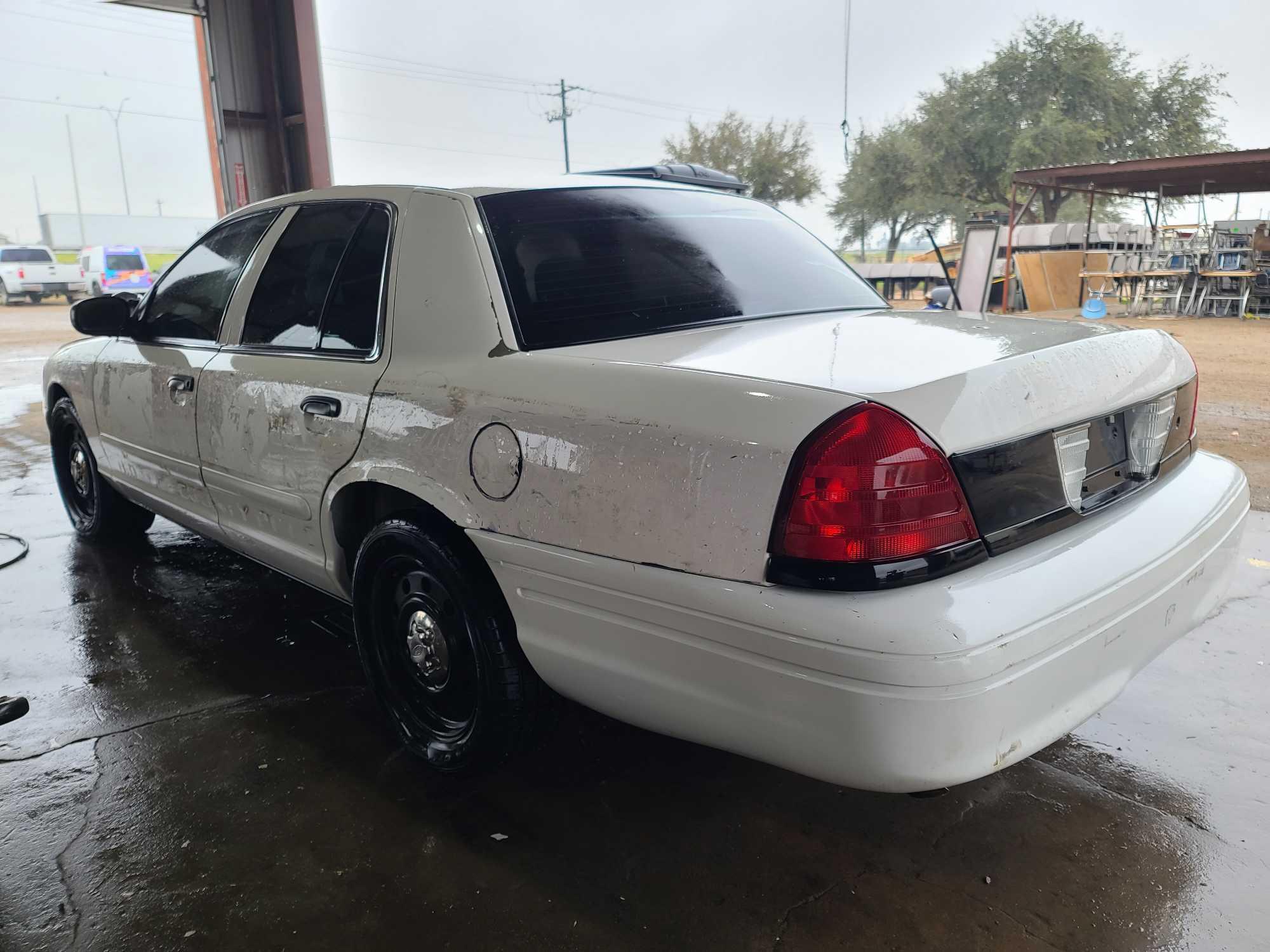 2006 Ford Crown Victoria Passenger Car, VIN # 2FAFP71W06X145055