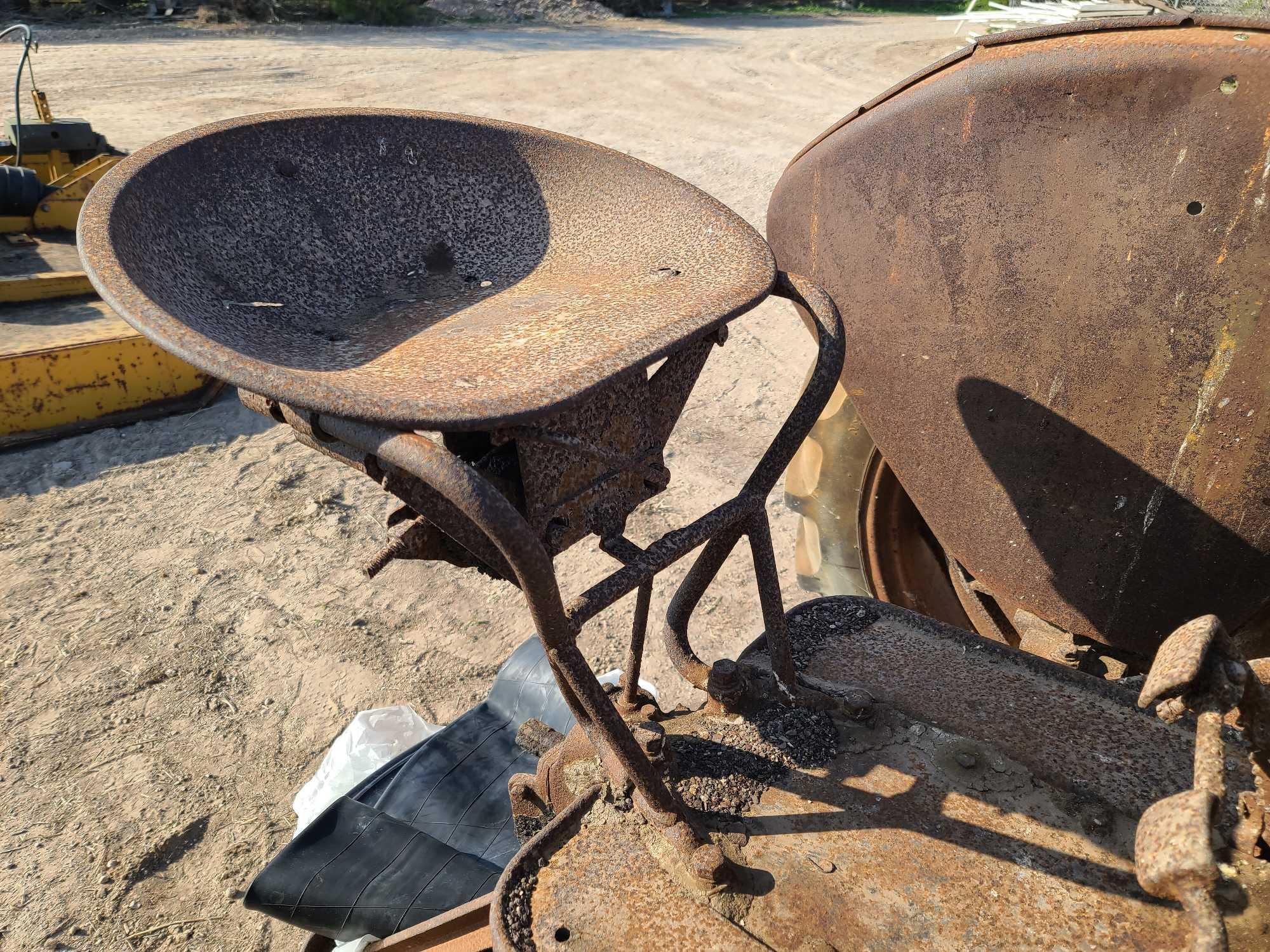 1947 Oliver"60" Row Crop 217103 TR218AP