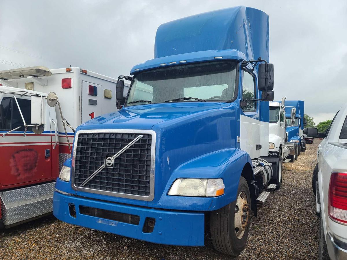 2012 Volvo VNM Truck, VIN # 4V4M19DF0CN552983