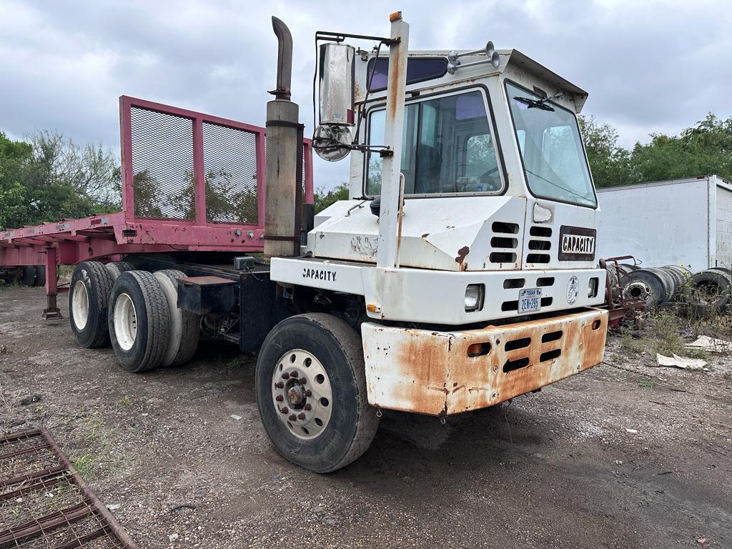 2000 Capacity of Texas TJ6500T Truck, VIN # 4LMDF7135YL012249