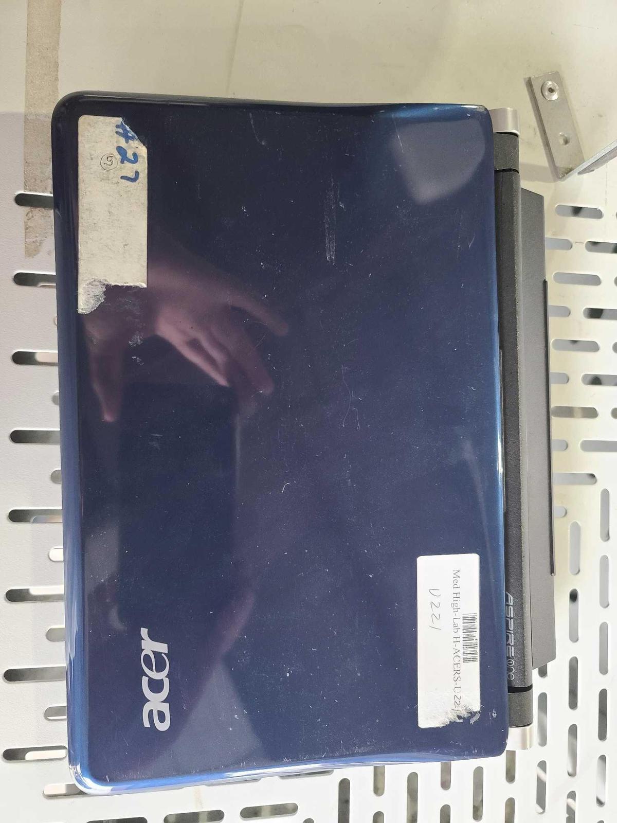 (10) Acer Aspire One KAV10 Netbooks