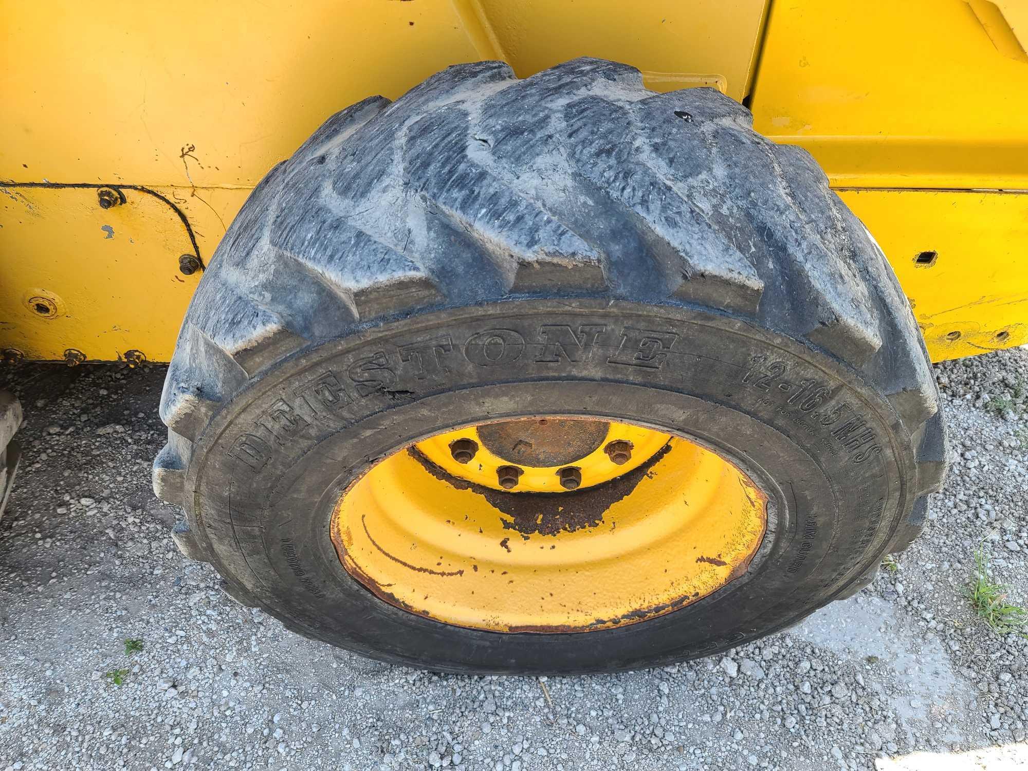 John Deere 250 Series II Skid Steer Loader