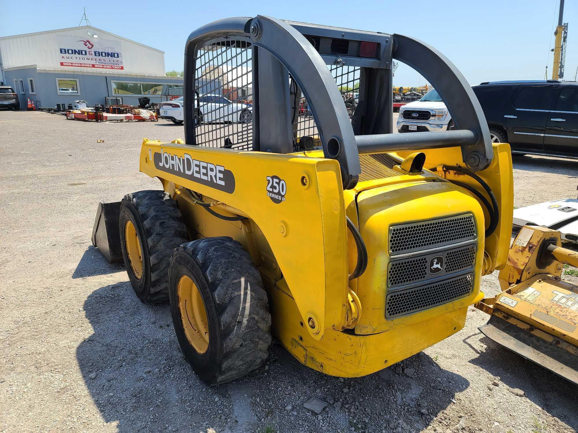 John Deere 250 Series II Skid Steer Loader