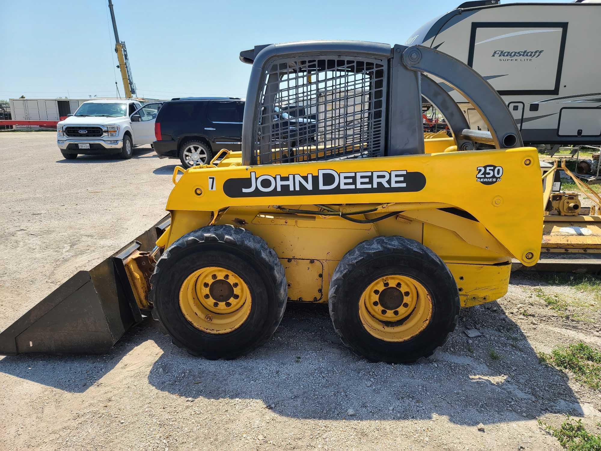 John Deere 250 Series II Skid Steer Loader