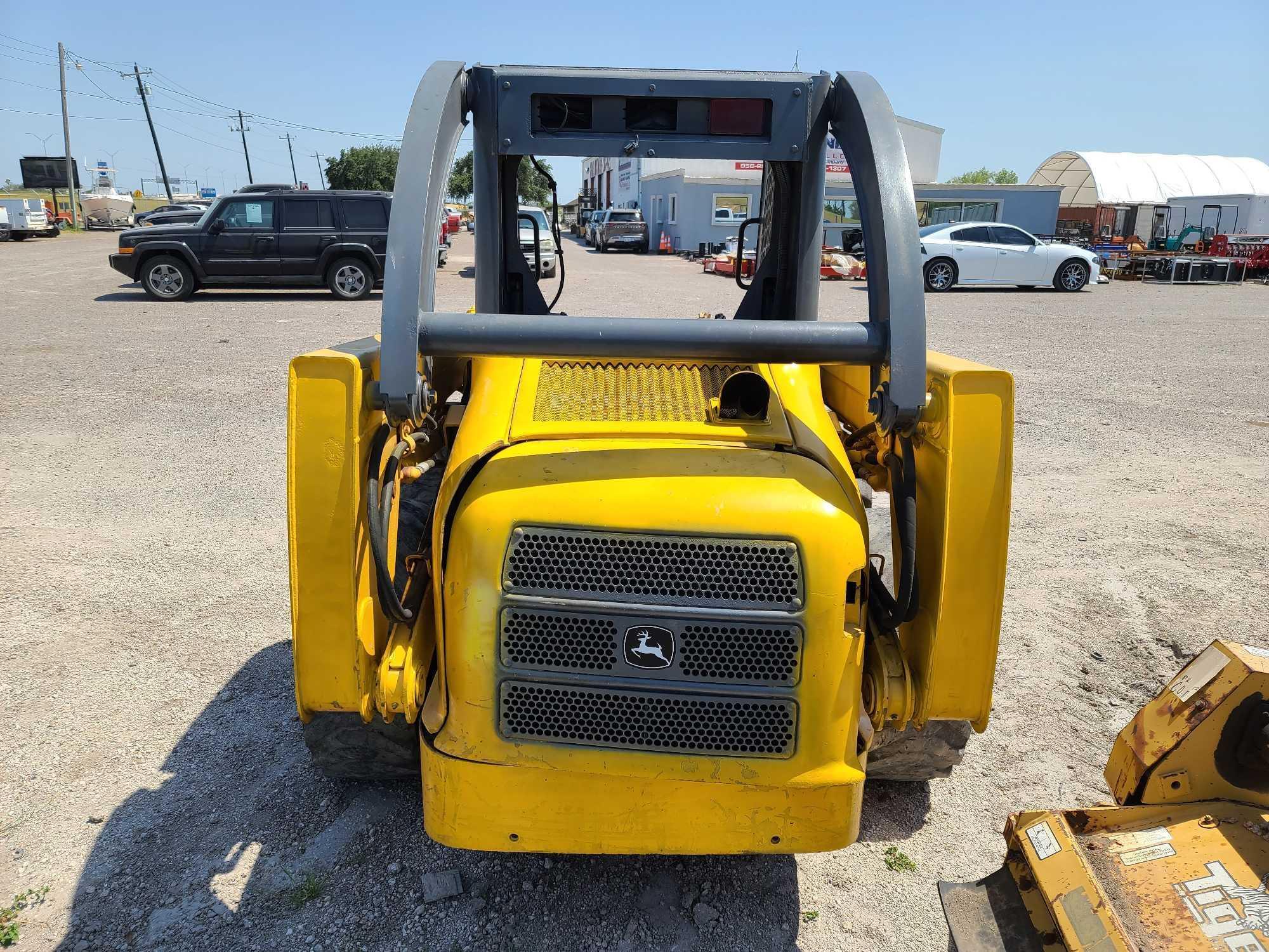 John Deere 250 Series II Skid Steer Loader