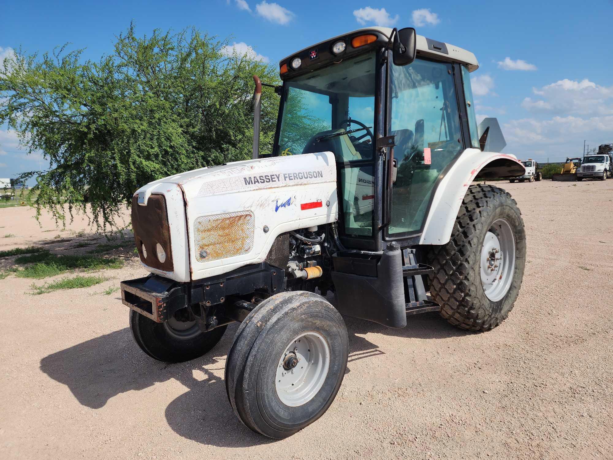 2005 Massey Ferguson 5435 Tractor