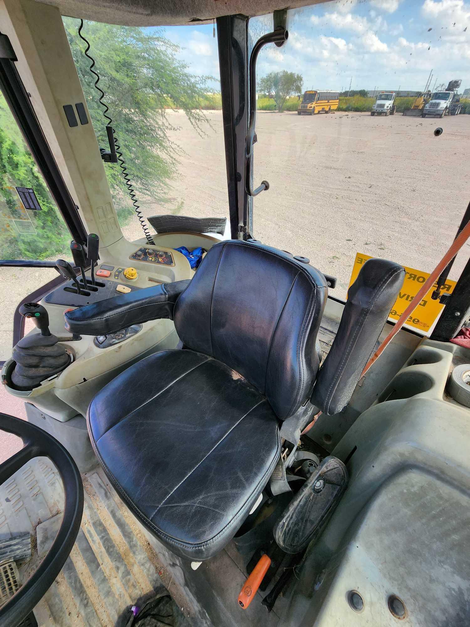 2005 Massey Ferguson 5435 Tractor