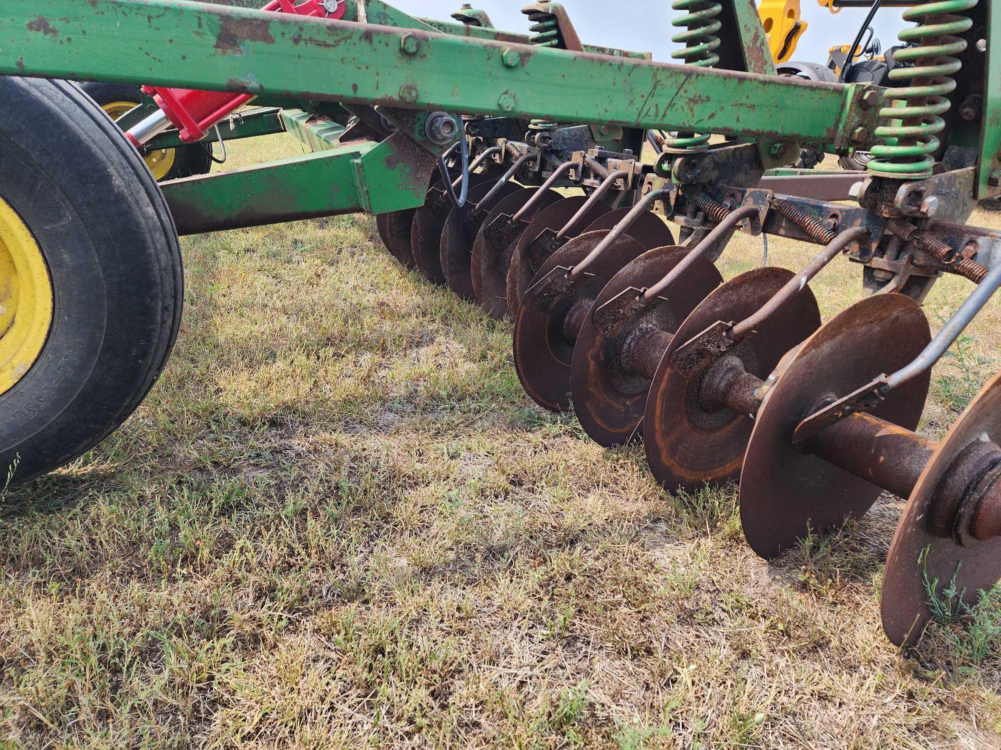 John Deere Chisel Plow