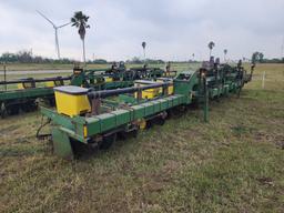 12 Row Folding John Deere Planter Max Emerge 2