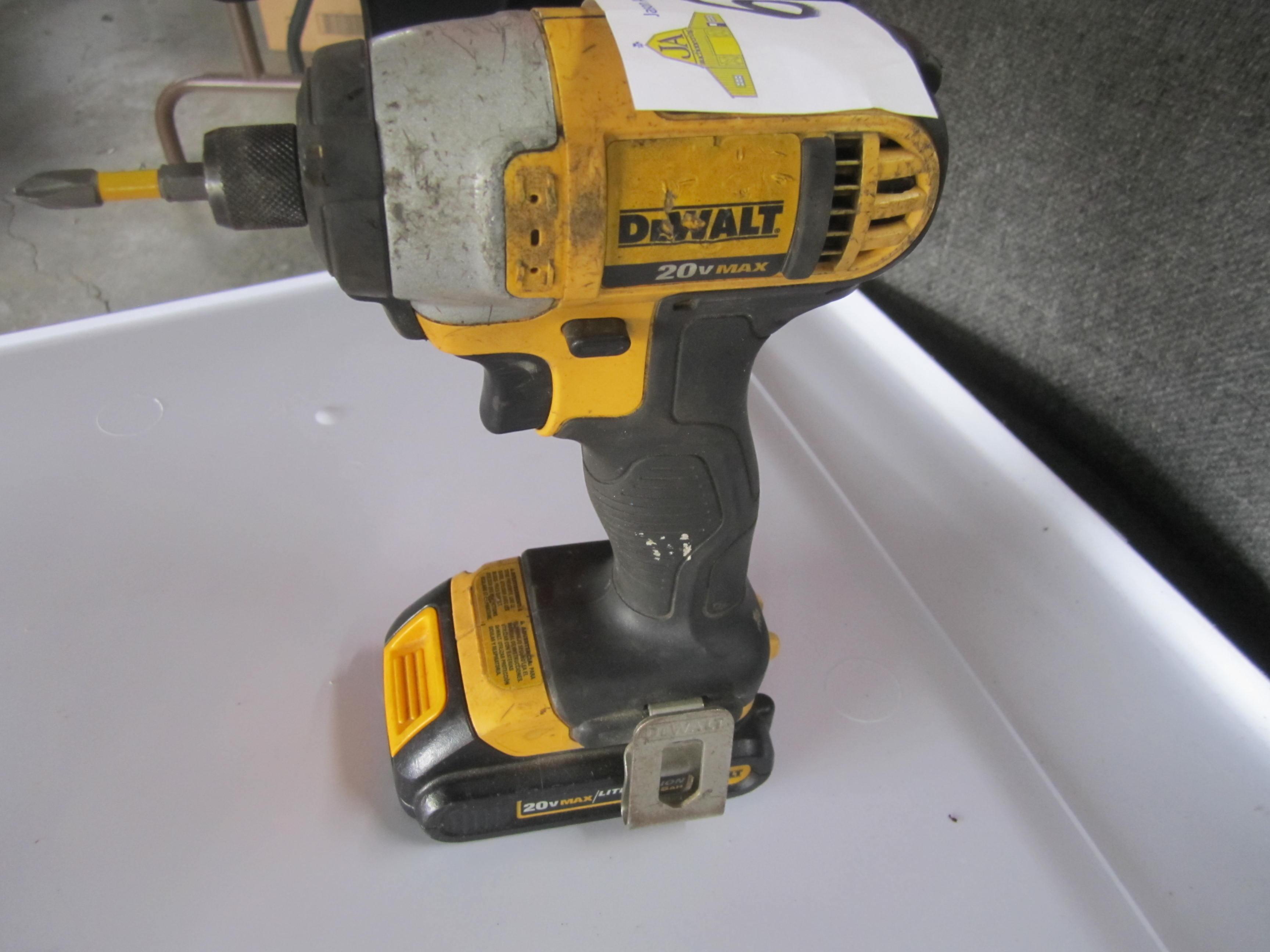 DEWALT 20V IMPACT DRILL