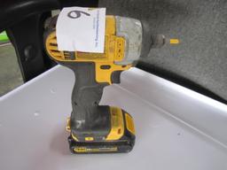 DEWALT 20V IMPACT DRILL