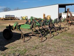 JOHN DEERE (18) TINE CHISEL PLOW