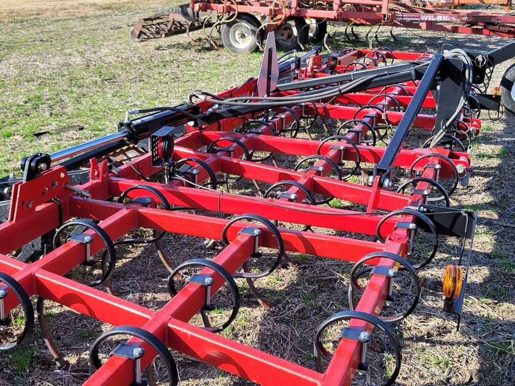 UNVERFERTH 24' FIELD CULTIVATOR HYD FOLD