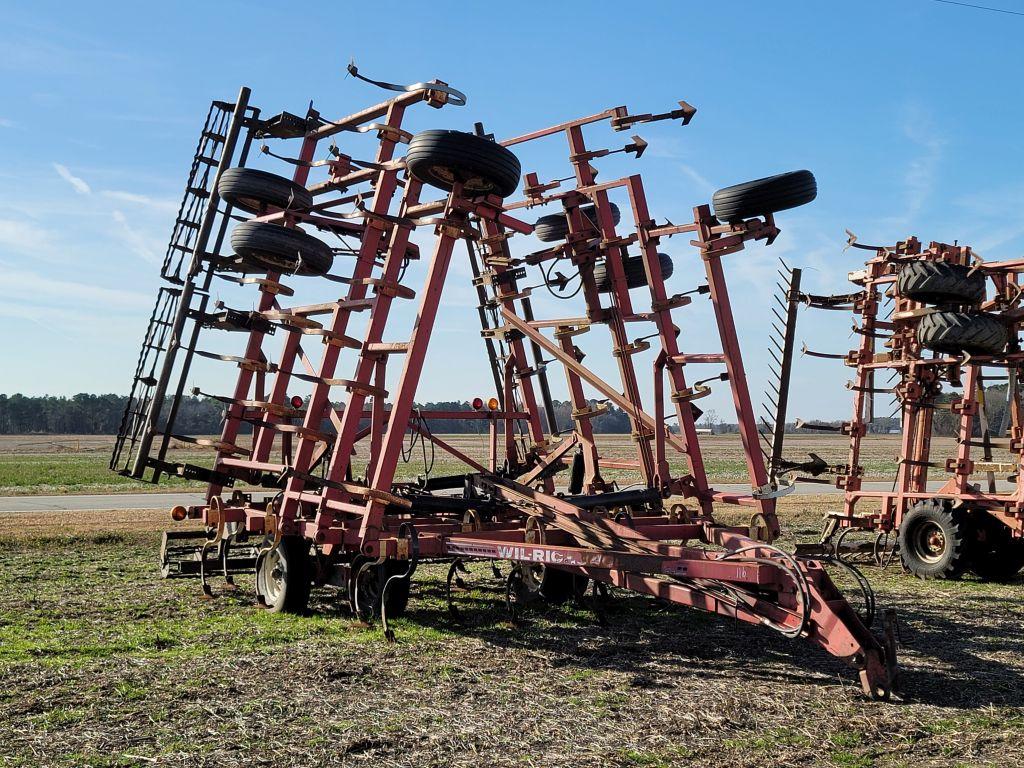 WIL-RITCH FIELD CULTIVATOR 3400