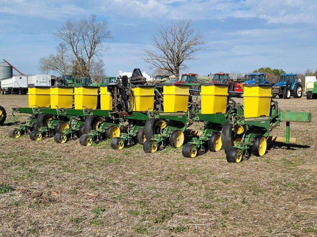 JOHN DEERE 7300 MAX EMERGE II VACUM PLANTER