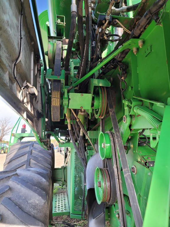 JOHN DEERE 9660 STS COMBINE MFWD