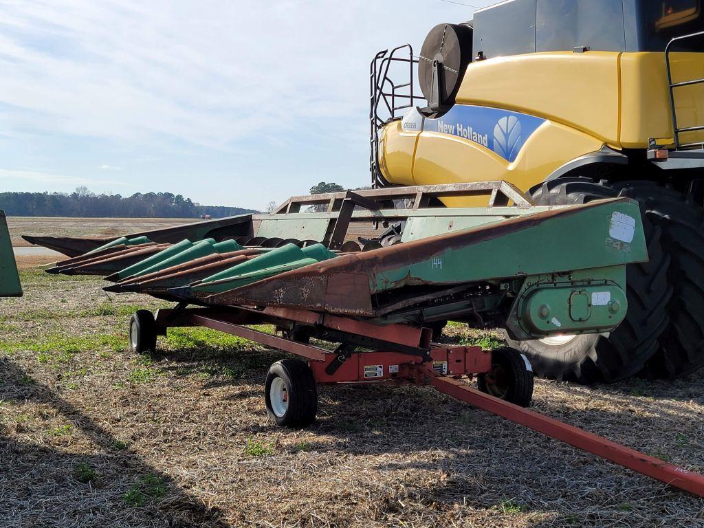 JOHN DEERE 11 ROW CORN HEAD