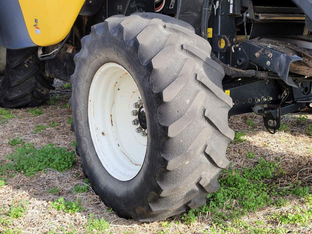 2009 NEW HOLLAND COMBINE CR9060