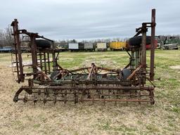 TRAIL TYPE FIELD CULTIVATOR