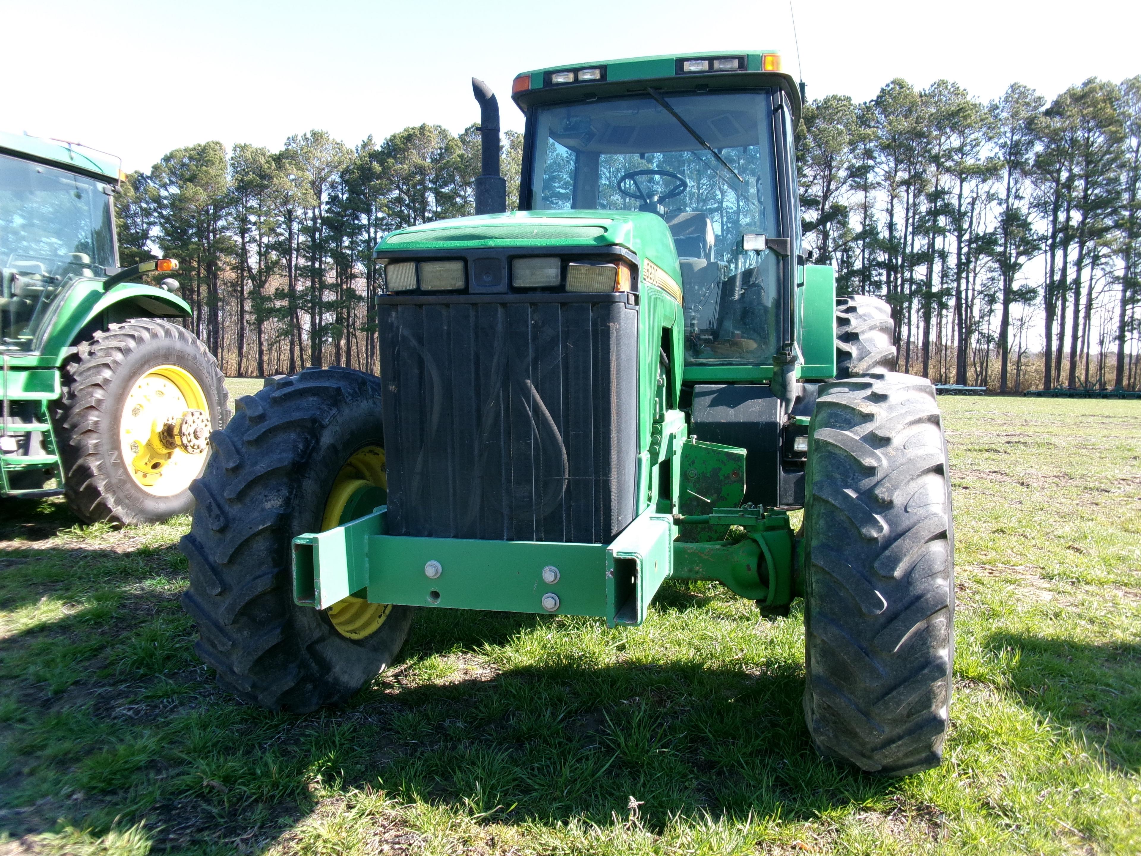 JD 8200 DSL, CAB, POWERSHIFT TRANS, MFWD, DUALS, 5 REMOTES, QUICK HITCH, 13,145 HRS, SN: 001829