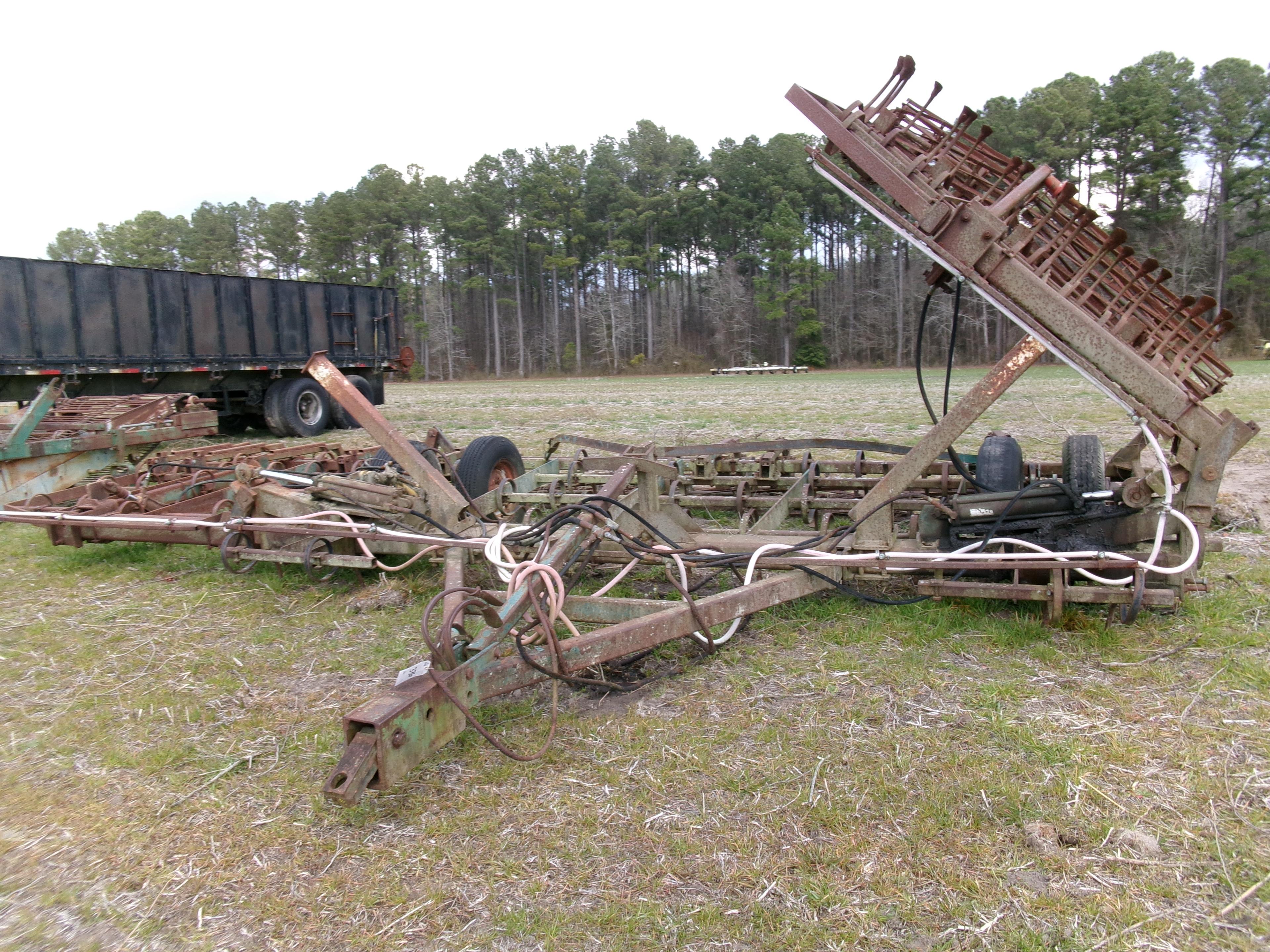 FIELD CULTIVATOR