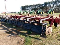 BUSHHOG 8 ROW BEDDER, DIRT DOOR, VERTICAL FOLD, 36” ROWS, PARALLEL LINKAGE