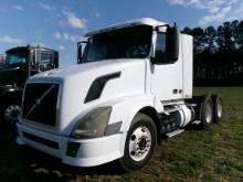 2006 VOLVO ROAD TRACTOR, VOLVO DSL ENG, EATON 10 SPD TRANS, NO WETLINE   757,202 MILES