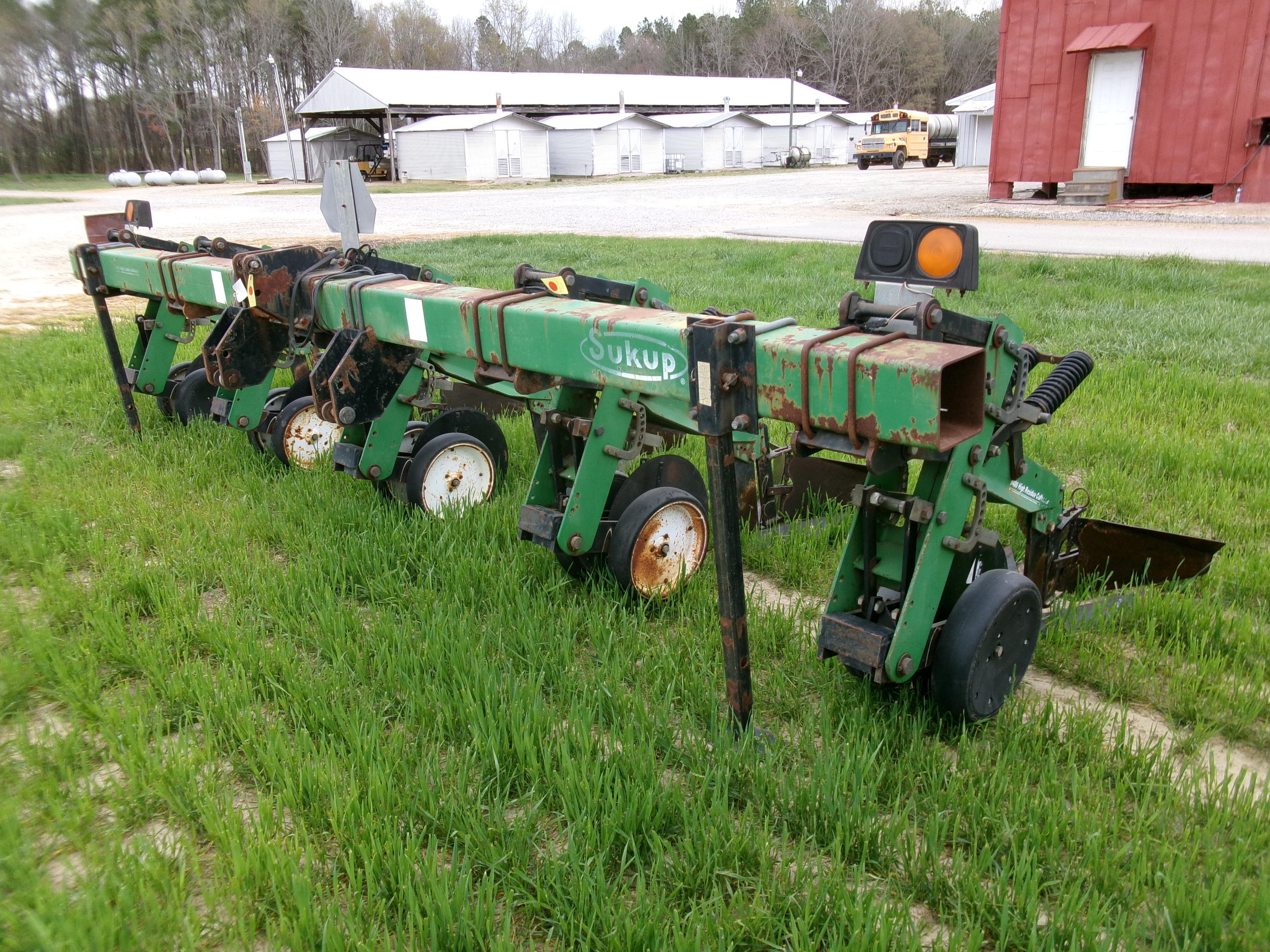 SUKUP 4 ROW HIGH RESIDUE PLOW (FIELD READY)