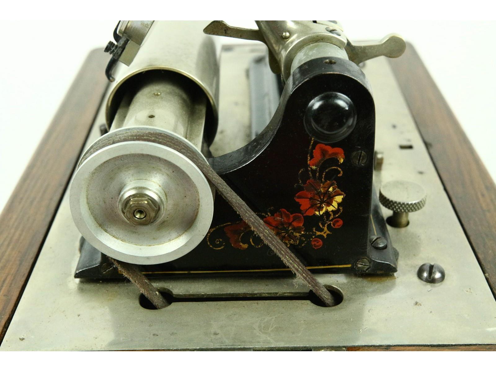 Columbia Type AO/AW Cylinder Phonograph