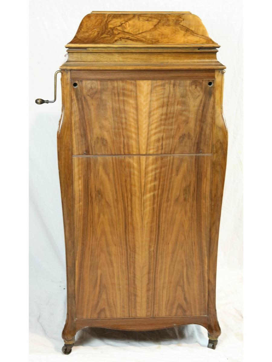 Victor/Victrola Model XVI Circassian Walnut