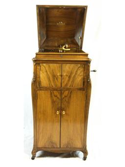 Victor/Victrola Model XVI Circassian Walnut