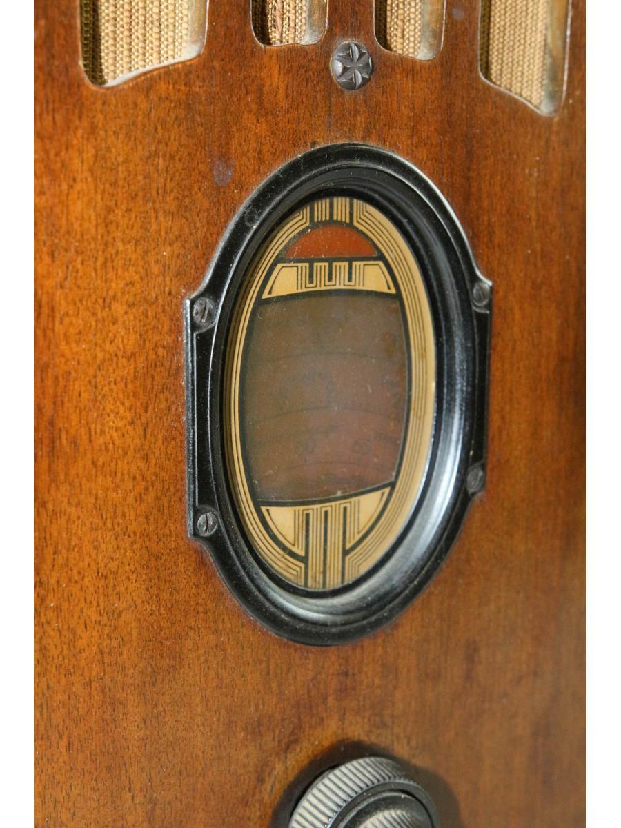 Philco Tombstone Style Radio Model 645