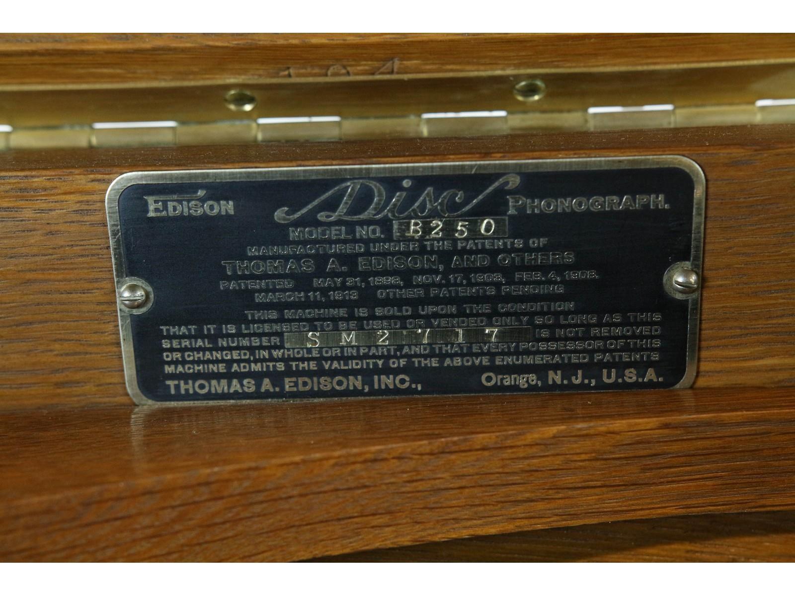 Edison Diamond Disc Model B250 Golden Oak