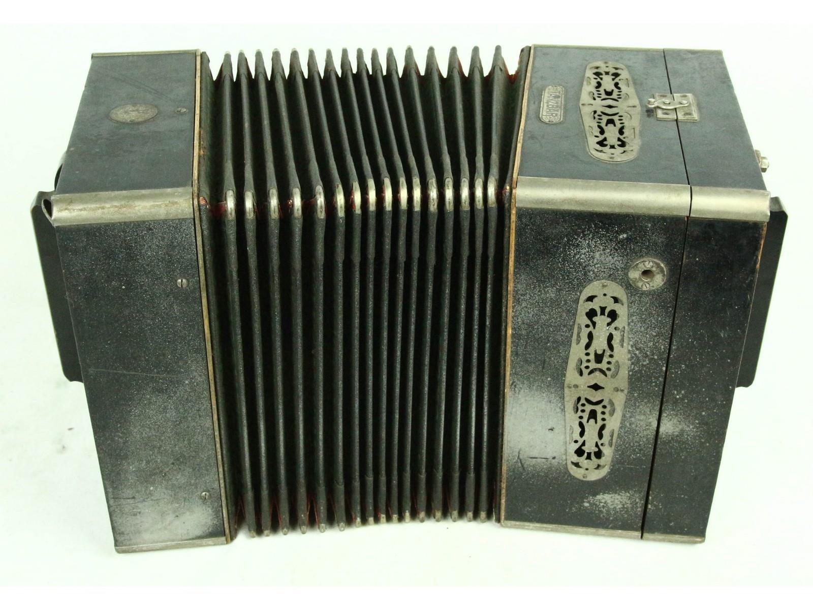 Tanzbar Box Player Concertina