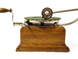 Zonophone D Phonograph