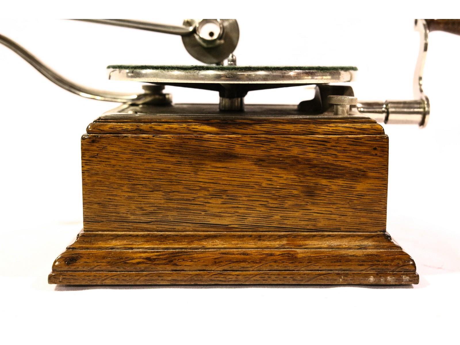 Zonophone D Phonograph