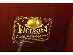 Victor Victrola VV X Phonograph Mahogany