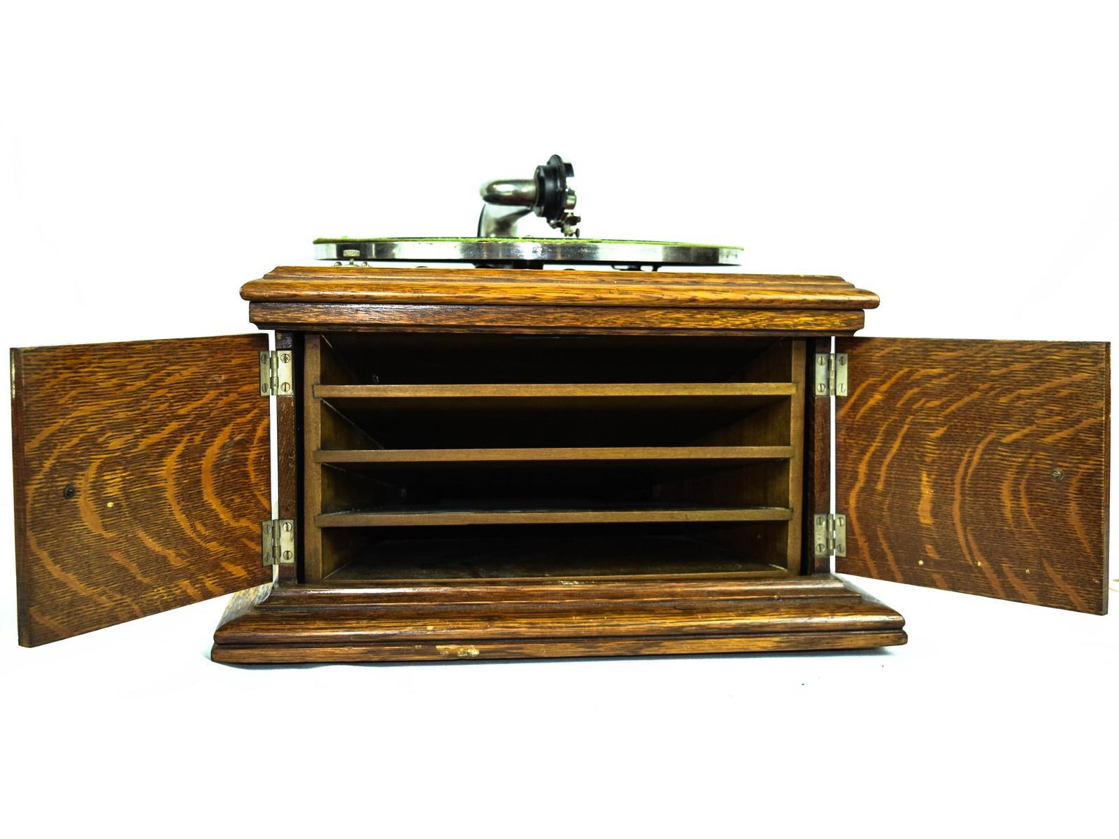 Victor Victrola VI Table Top Phonograph