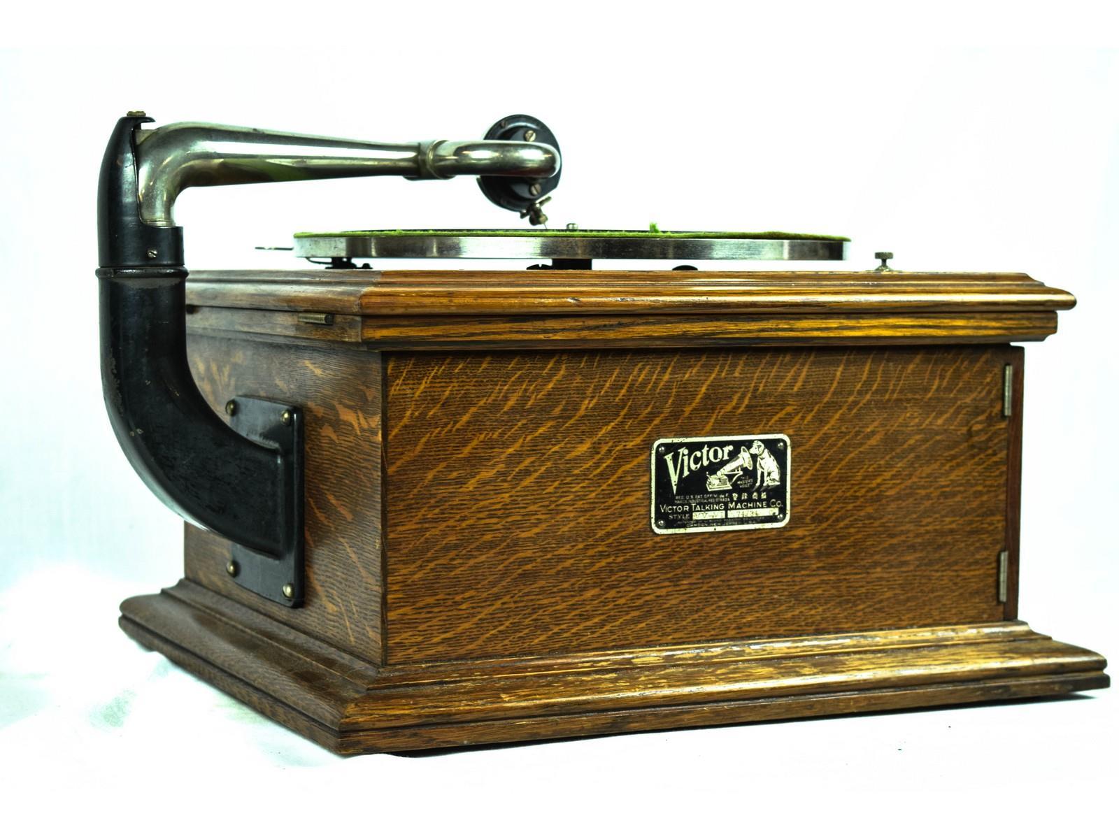 Victor Victrola VI Table Top Phonograph